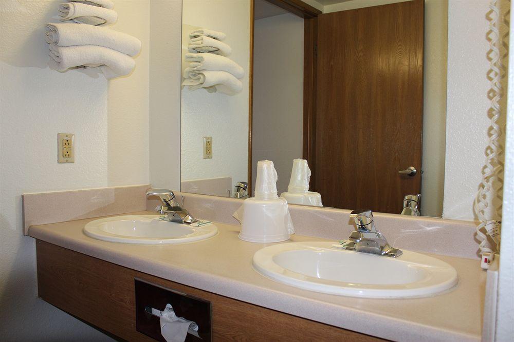 Travelers Inn - Phoenix Bagian luar foto